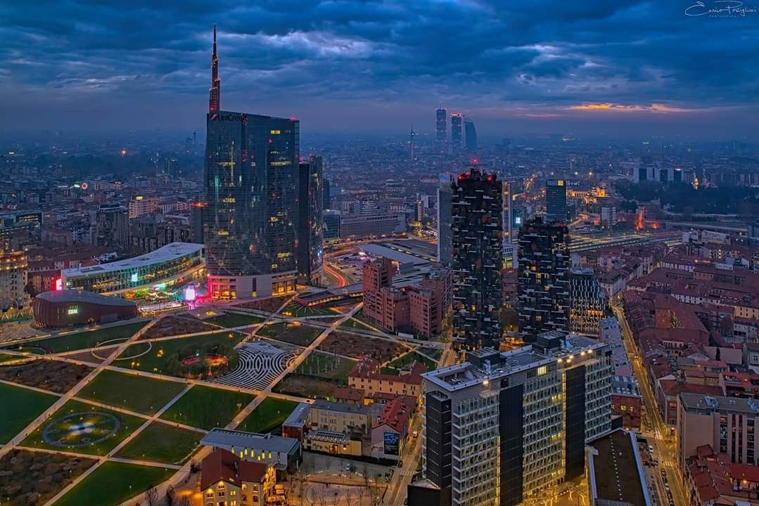 Milano di notte